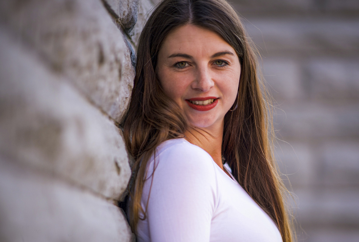 wundersch�nes Portrait einer sch�nen und ausdrucksstarken Frau, die sich hier in der 39. Schwangerschaftswoche befand